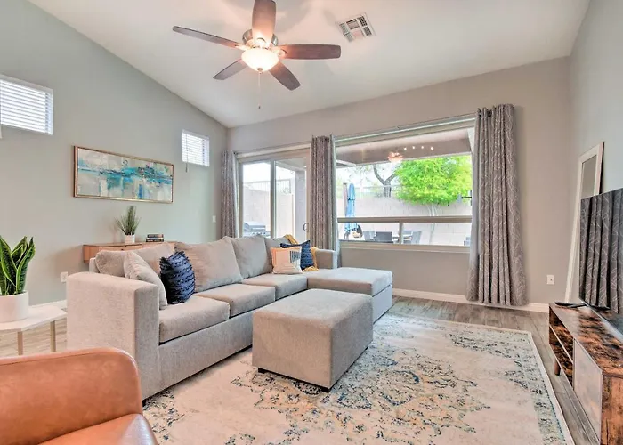 Private Pool & Community Perks: Home! Holiday home Mesa