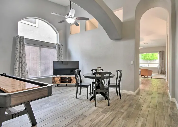 Private Pool & Community Perks: Home! Holiday home *