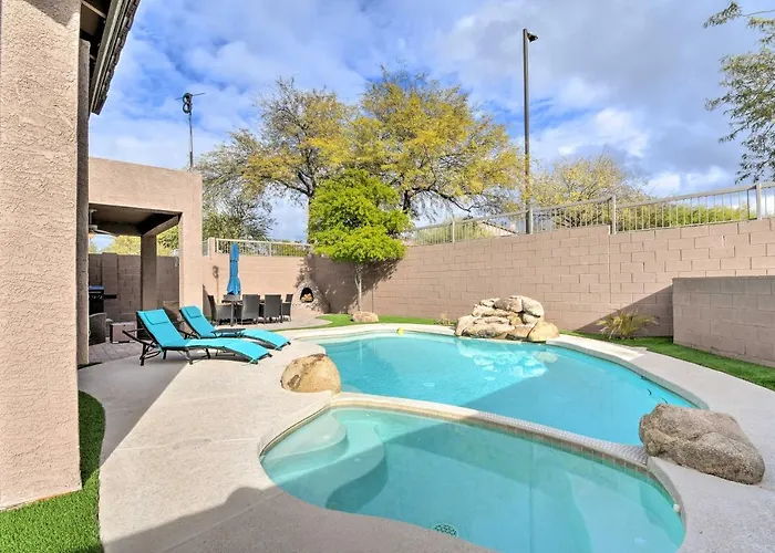Holiday home Private Pool & Community Perks: Home! *